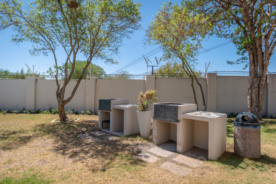 2 Bedroom Property for Sale in Paulshof Gauteng