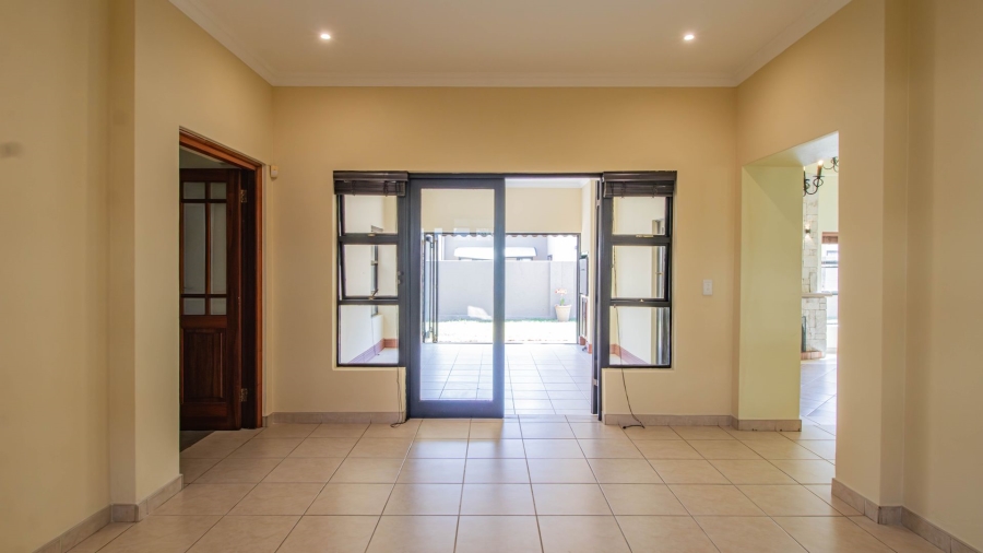 3 Bedroom Property for Sale in Greenstone Hill Gauteng