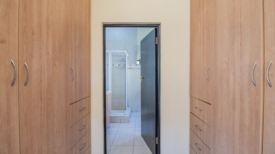 3 Bedroom Property for Sale in Greenstone Hill Gauteng