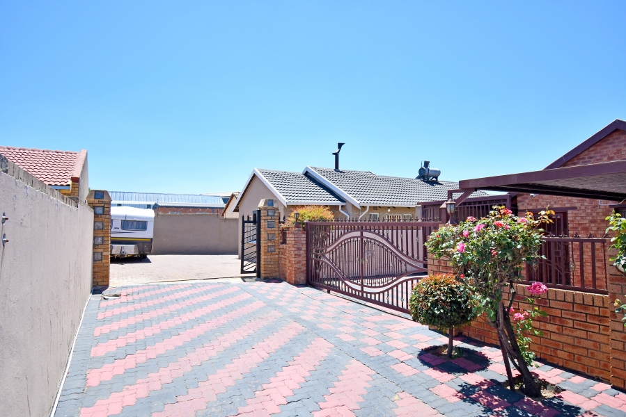 3 Bedroom Property for Sale in Bramley View Gauteng