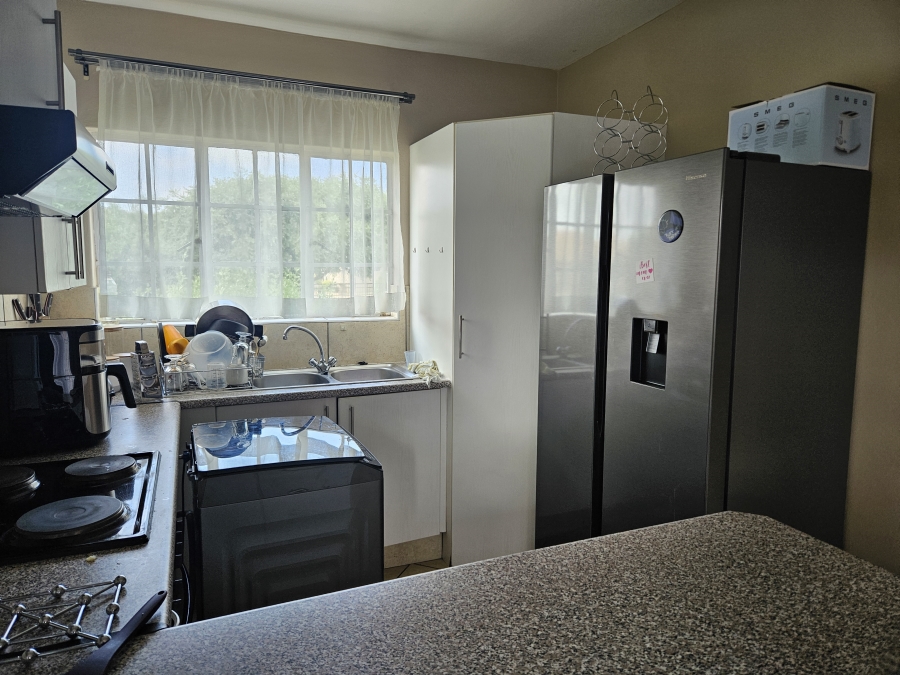 To Let 2 Bedroom Property for Rent in Noordheuwel Gauteng