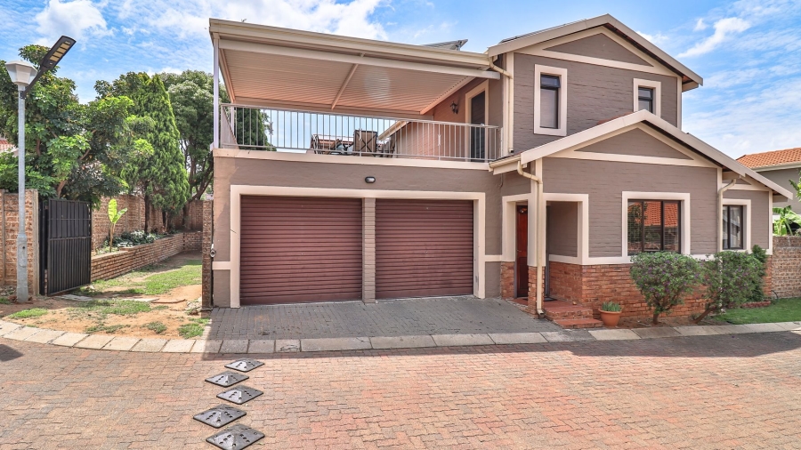 4 Bedroom Property for Sale in Halfway Gardens Gauteng