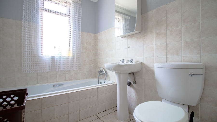 4 Bedroom Property for Sale in Halfway Gardens Gauteng