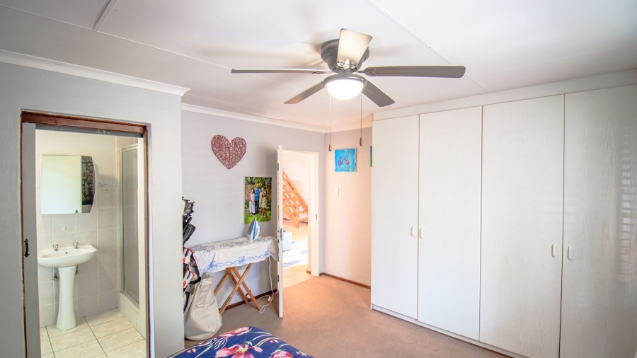 4 Bedroom Property for Sale in Halfway Gardens Gauteng