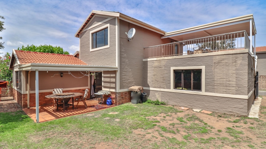 4 Bedroom Property for Sale in Halfway Gardens Gauteng