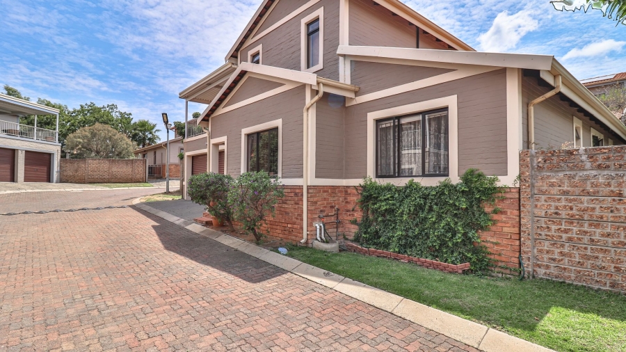 4 Bedroom Property for Sale in Halfway Gardens Gauteng