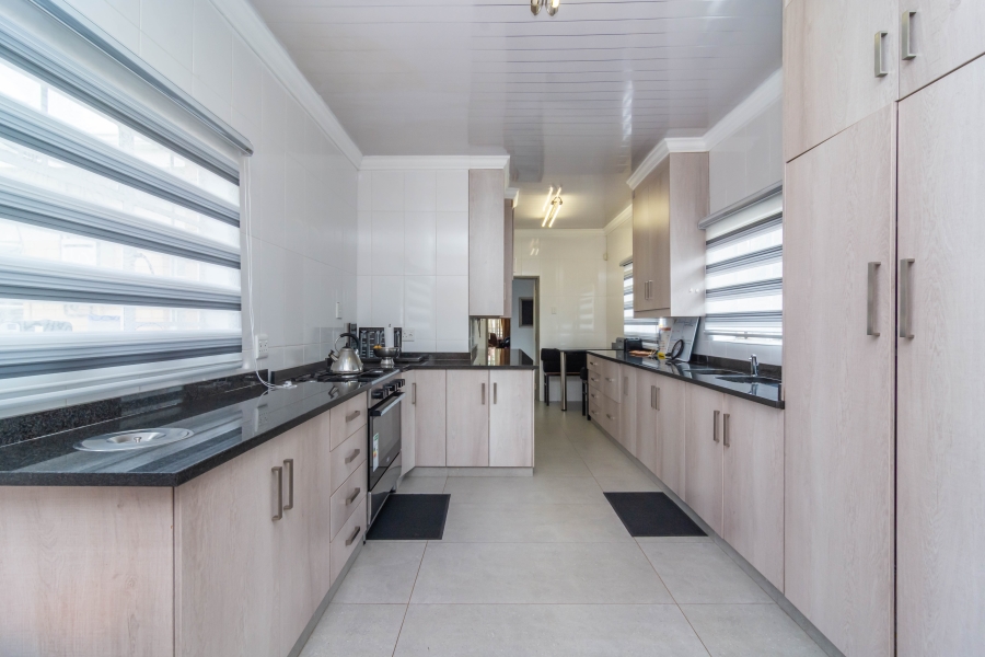 3 Bedroom Property for Sale in Discovery Gauteng