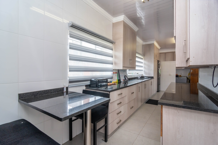 3 Bedroom Property for Sale in Discovery Gauteng