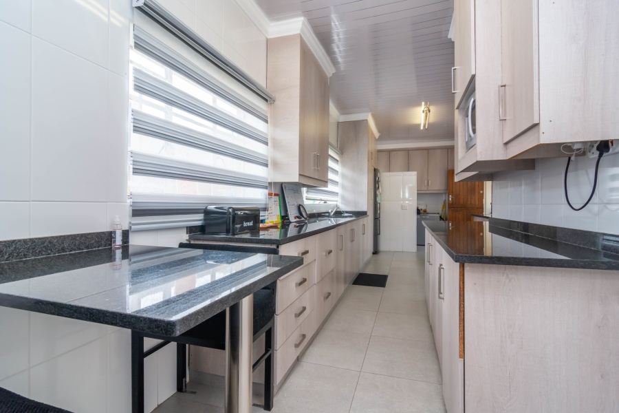 3 Bedroom Property for Sale in Discovery Gauteng