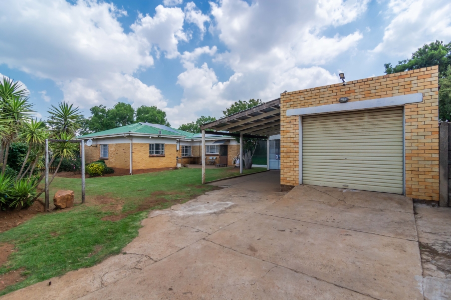 3 Bedroom Property for Sale in Discovery Gauteng