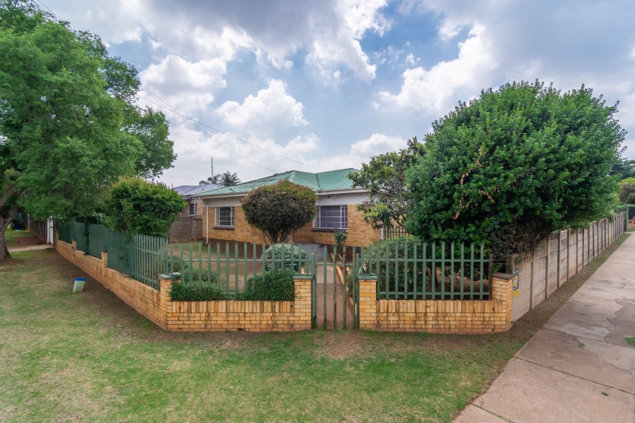 3 Bedroom Property for Sale in Discovery Gauteng