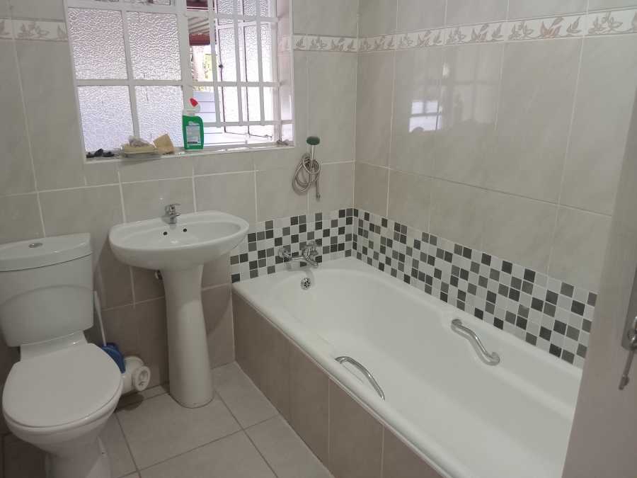 To Let 3 Bedroom Property for Rent in Birch Acres Gauteng