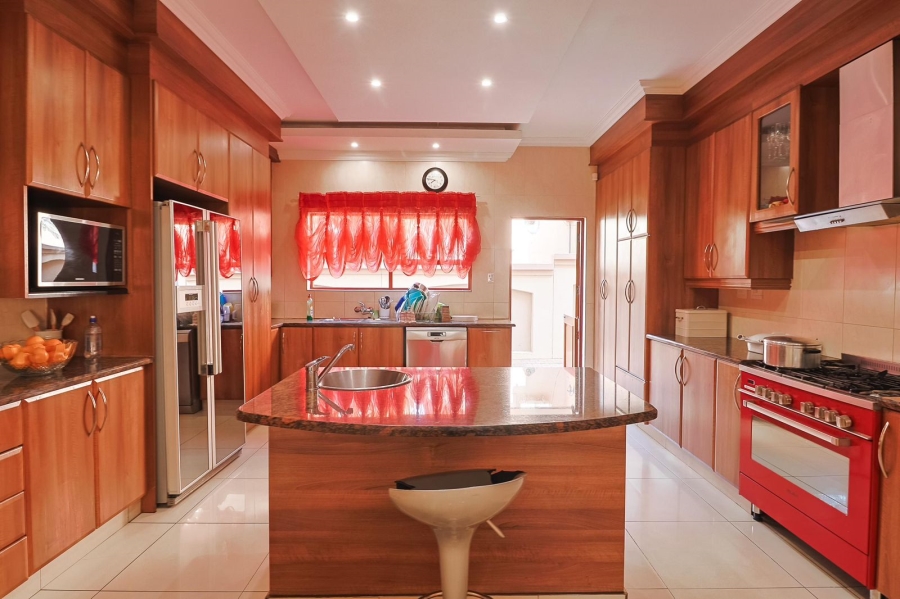 6 Bedroom Property for Sale in Blue Valley Golf Estate Gauteng