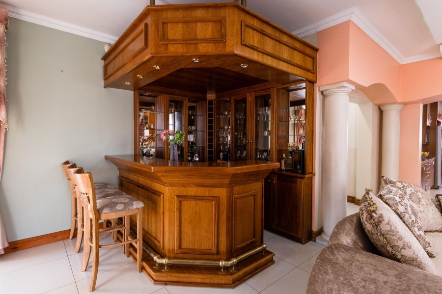 6 Bedroom Property for Sale in Blue Valley Golf Estate Gauteng