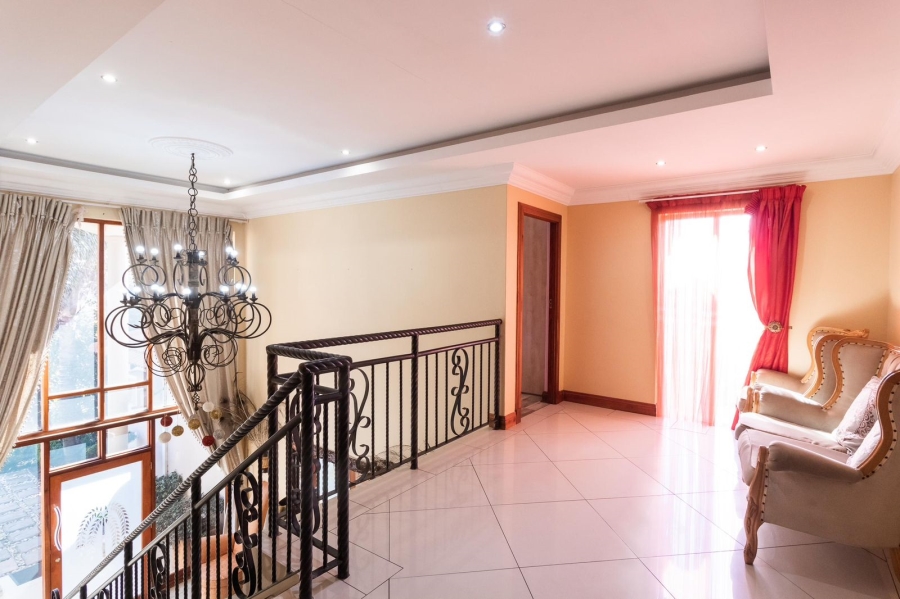 6 Bedroom Property for Sale in Blue Valley Golf Estate Gauteng