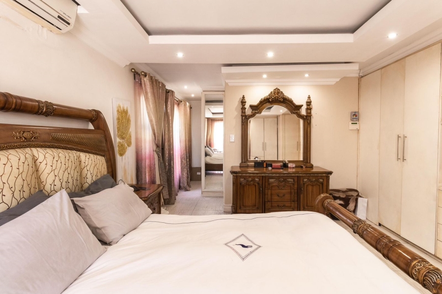 6 Bedroom Property for Sale in Blue Valley Golf Estate Gauteng