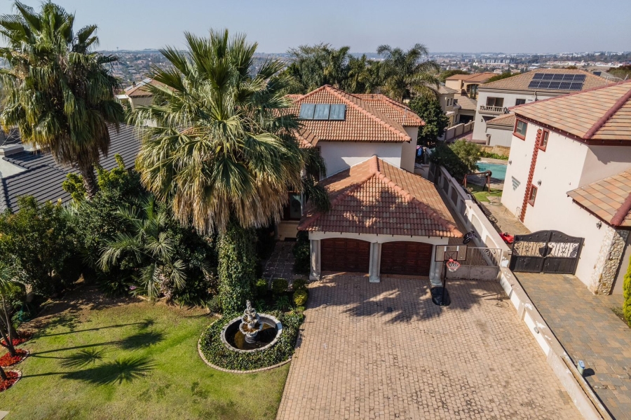6 Bedroom Property for Sale in Blue Valley Golf Estate Gauteng