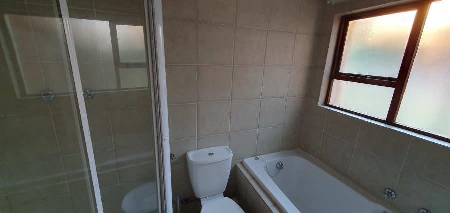 To Let 2 Bedroom Property for Rent in Glenvista Gauteng