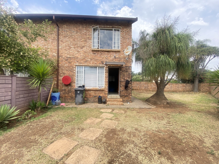 2 Bedroom Property for Sale in Annlin Gauteng