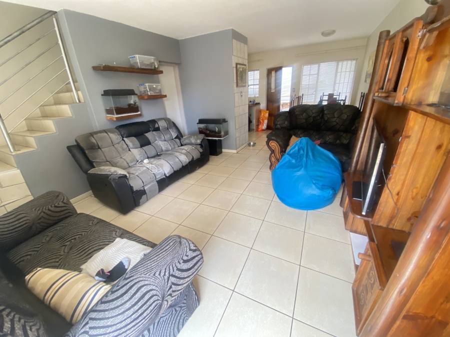 2 Bedroom Property for Sale in Annlin Gauteng