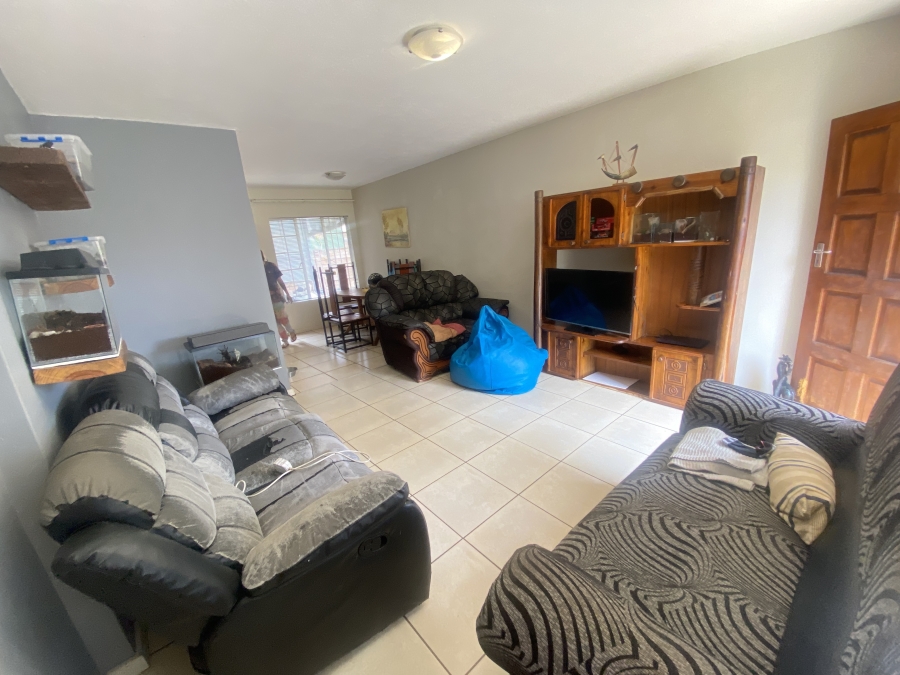 2 Bedroom Property for Sale in Annlin Gauteng