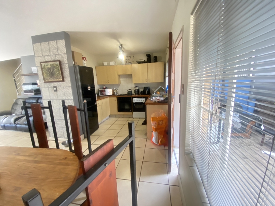 2 Bedroom Property for Sale in Annlin Gauteng