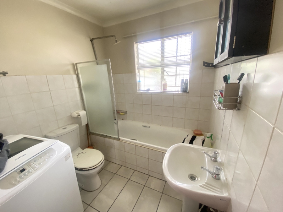 2 Bedroom Property for Sale in Annlin Gauteng