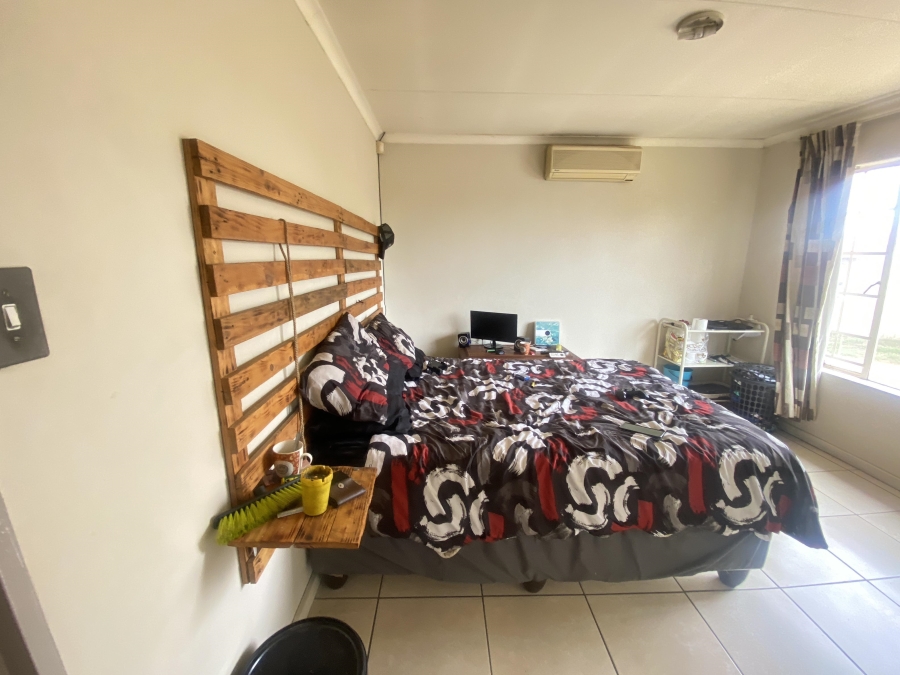 2 Bedroom Property for Sale in Annlin Gauteng