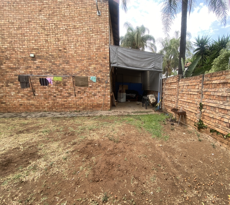 2 Bedroom Property for Sale in Annlin Gauteng