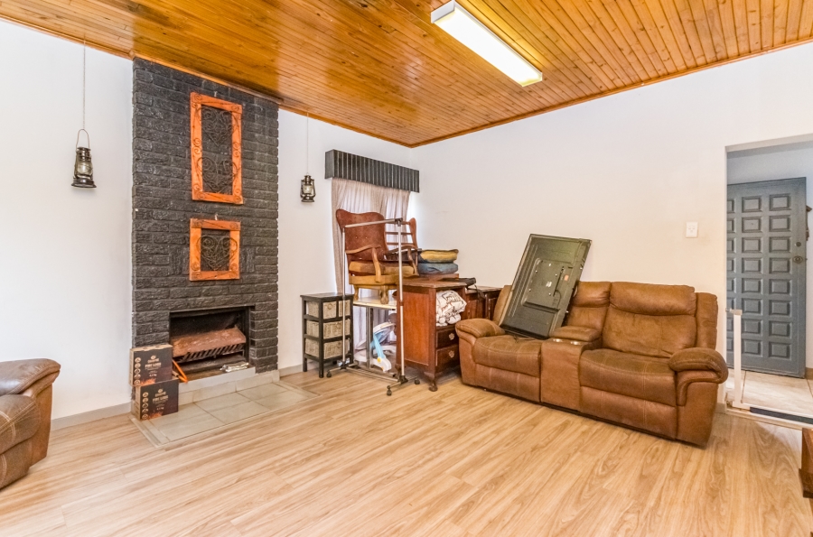 4 Bedroom Property for Sale in Doringkloof Gauteng