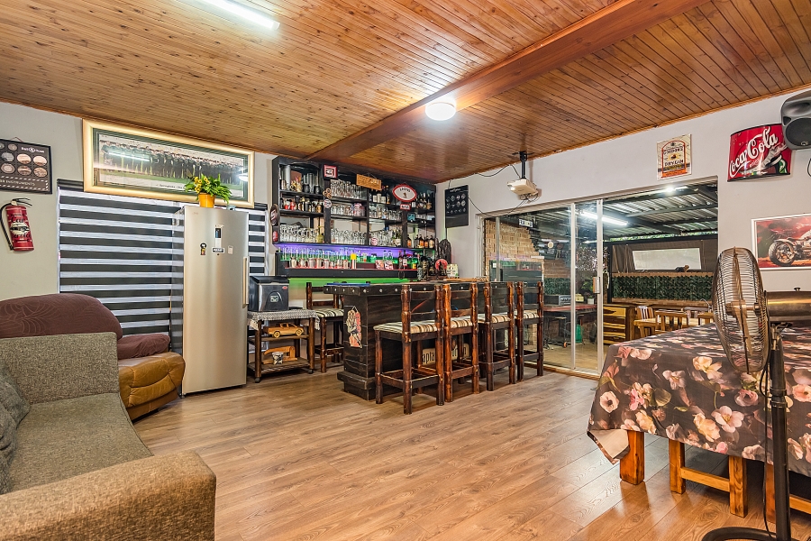 6 Bedroom Property for Sale in Florida Hills Gauteng