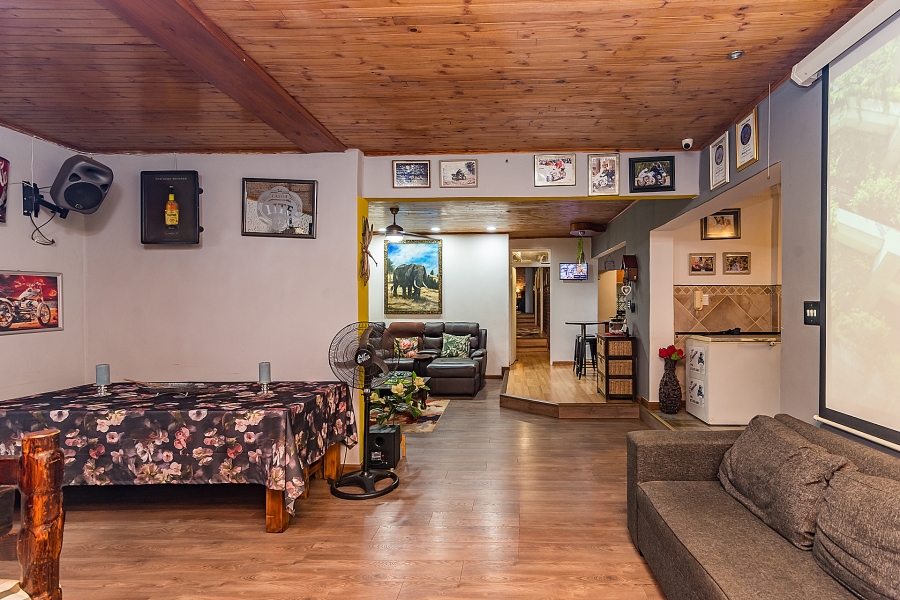 6 Bedroom Property for Sale in Florida Hills Gauteng