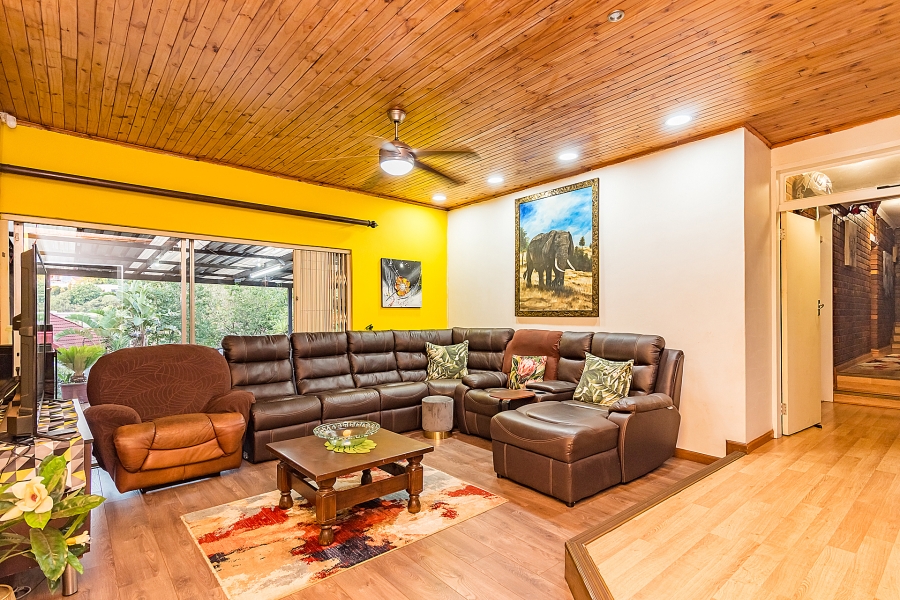 6 Bedroom Property for Sale in Florida Hills Gauteng