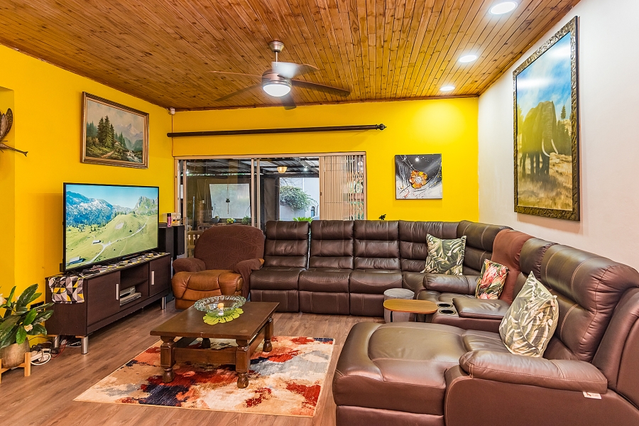 6 Bedroom Property for Sale in Florida Hills Gauteng