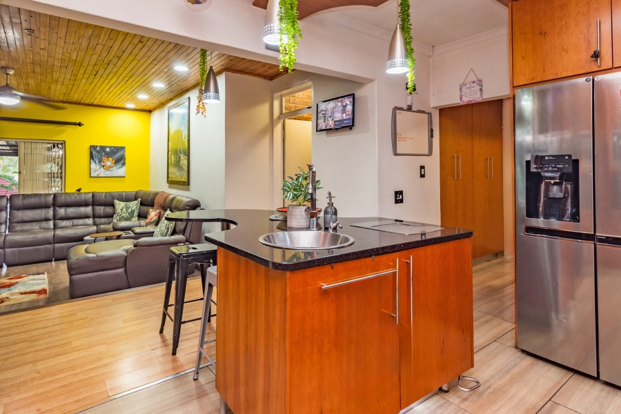 6 Bedroom Property for Sale in Florida Hills Gauteng