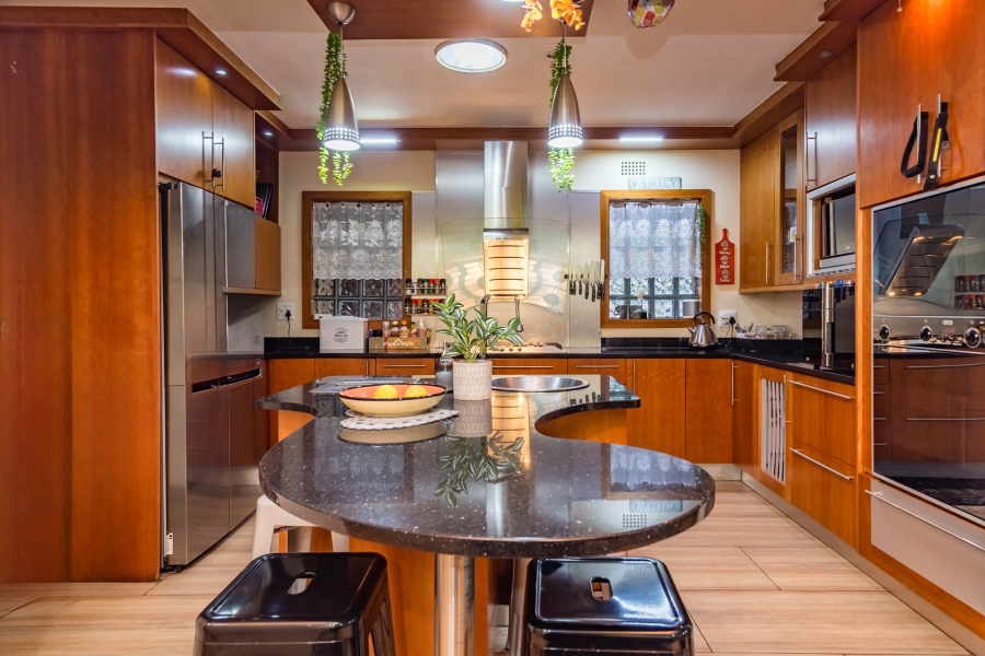 6 Bedroom Property for Sale in Florida Hills Gauteng