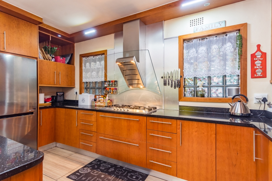 6 Bedroom Property for Sale in Florida Hills Gauteng