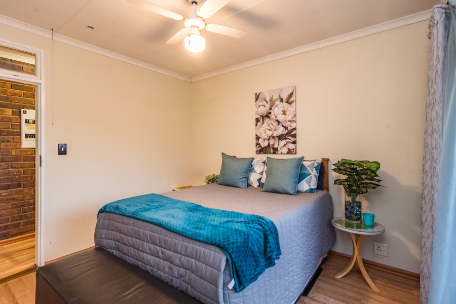 6 Bedroom Property for Sale in Florida Hills Gauteng