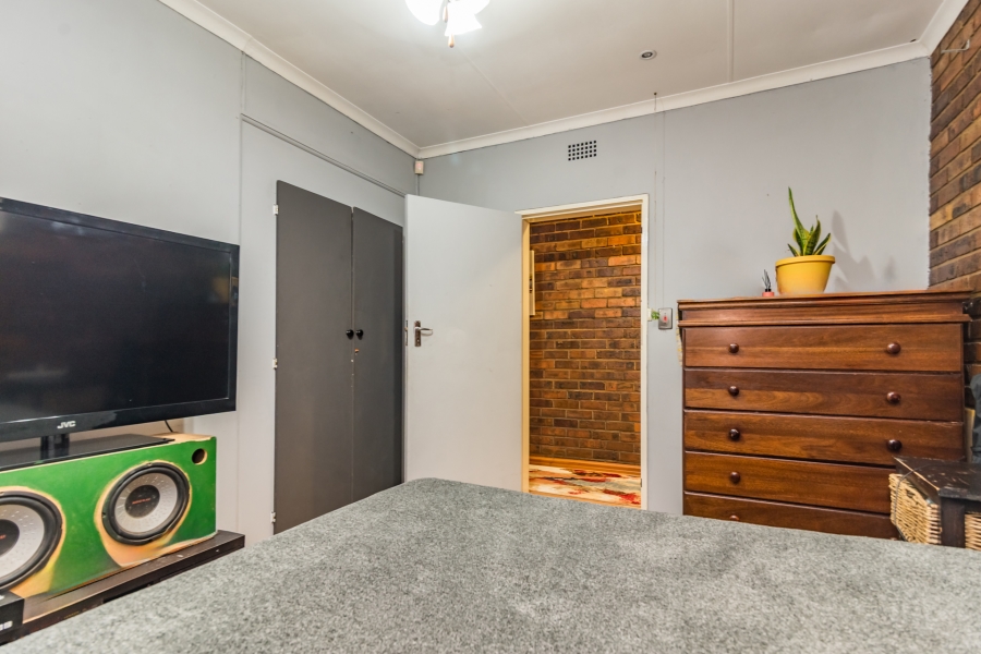 6 Bedroom Property for Sale in Florida Hills Gauteng