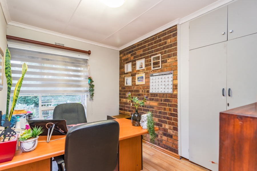 6 Bedroom Property for Sale in Florida Hills Gauteng