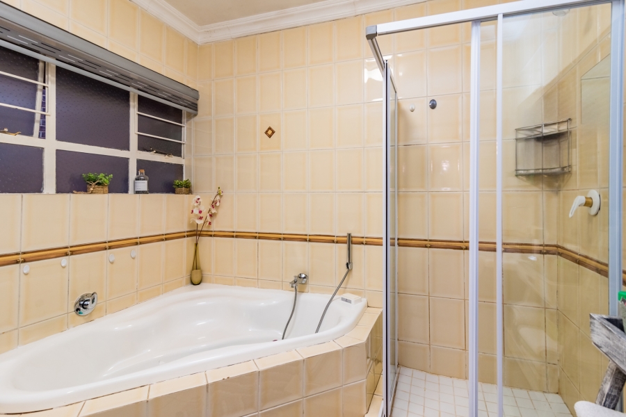 6 Bedroom Property for Sale in Florida Hills Gauteng