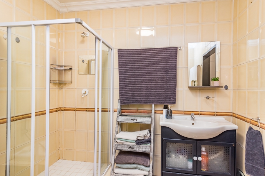 6 Bedroom Property for Sale in Florida Hills Gauteng