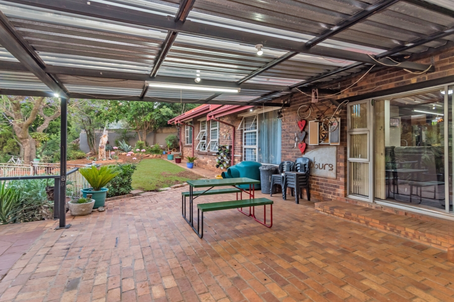 6 Bedroom Property for Sale in Florida Hills Gauteng