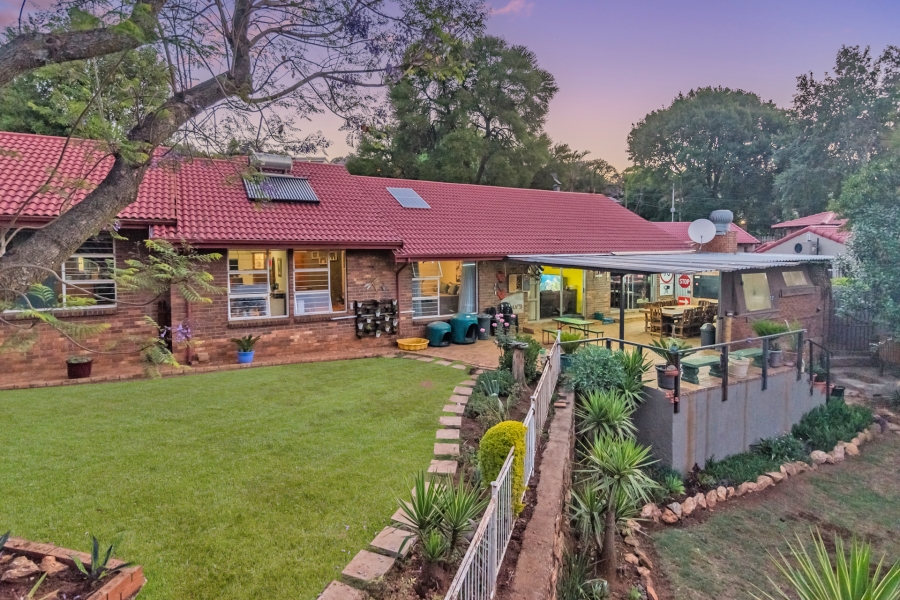 6 Bedroom Property for Sale in Florida Hills Gauteng