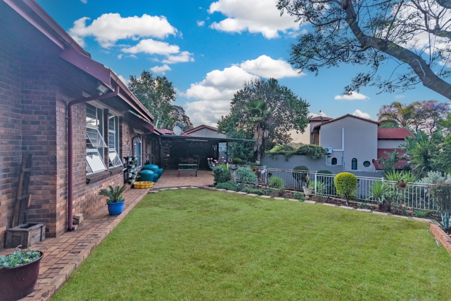 6 Bedroom Property for Sale in Florida Hills Gauteng