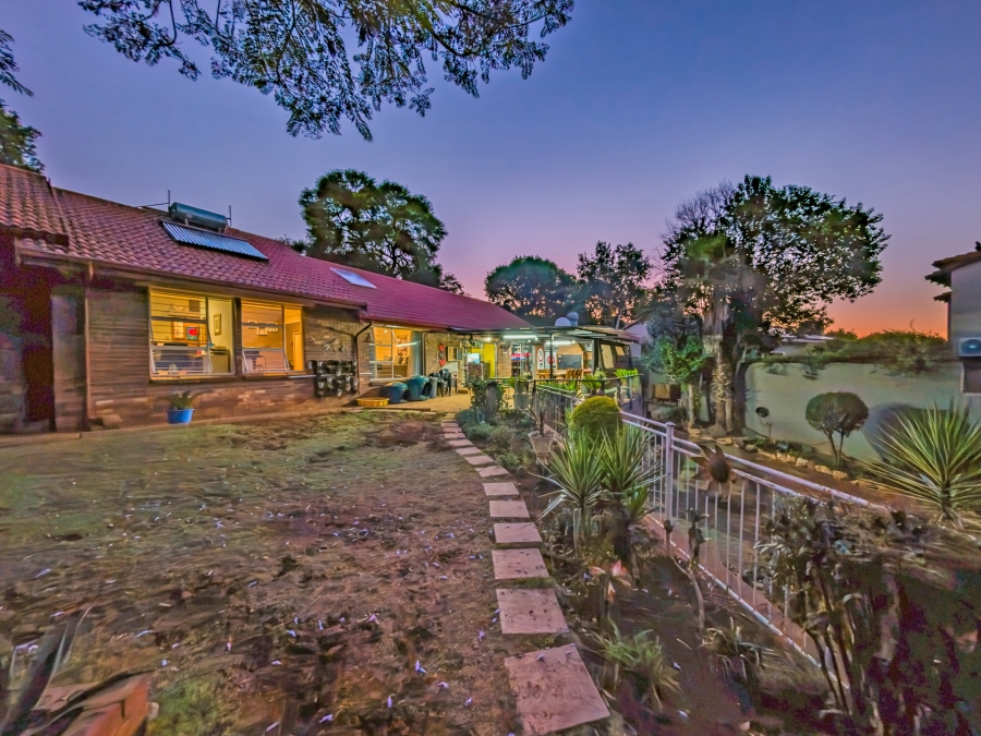 6 Bedroom Property for Sale in Florida Hills Gauteng