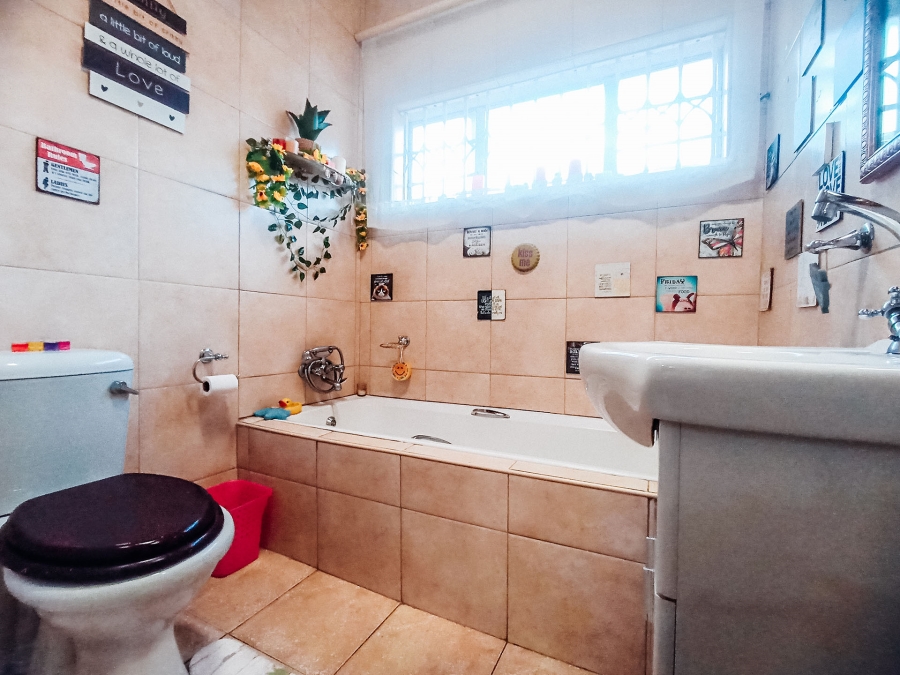 3 Bedroom Property for Sale in Orange Grove Gauteng