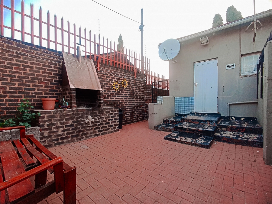 3 Bedroom Property for Sale in Orange Grove Gauteng