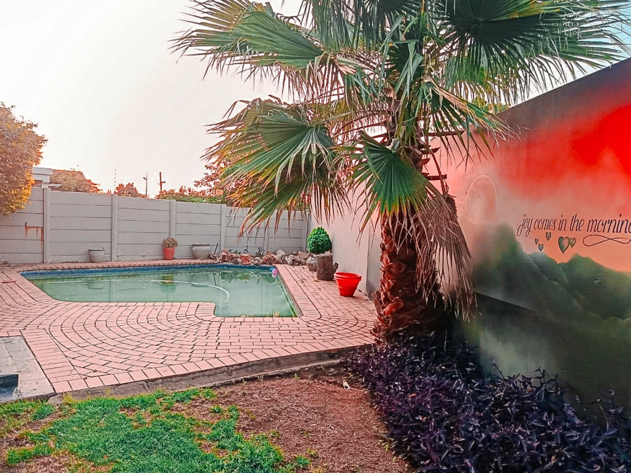 3 Bedroom Property for Sale in Orange Grove Gauteng