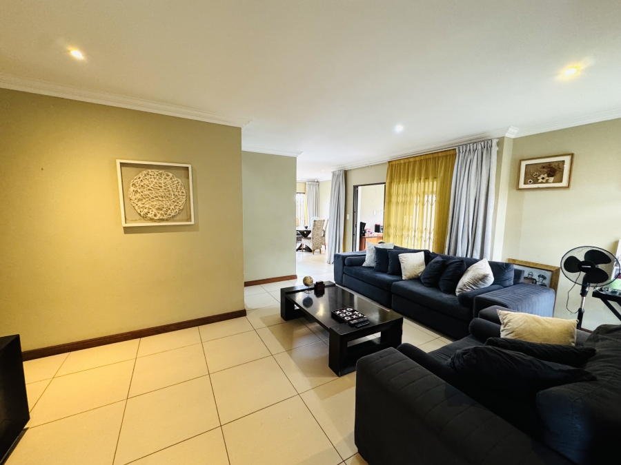 3 Bedroom Property for Sale in Thatchfield Hills Gauteng